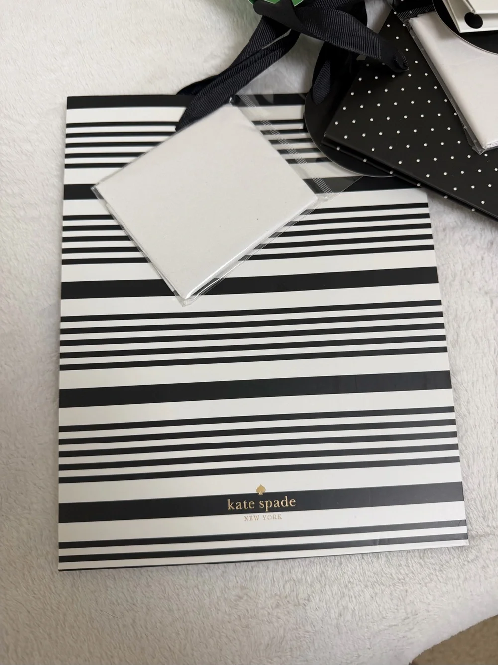 Kate Spade Gift Bag Set - Picture 4 of 4